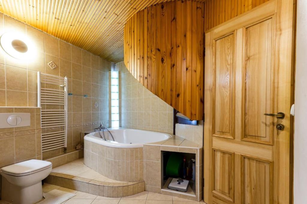 ברטיסלאבה Rooftop 180M2 Loft With Private Sauna, מראה חיצוני תמונה